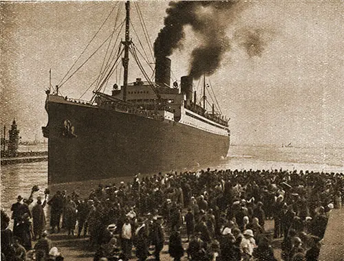 Arrival of the SS Columbus at Bremerhaven.