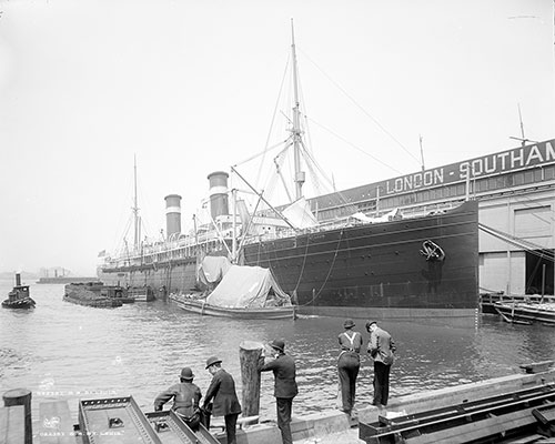 The SS St. Louis of the American Line at Landing Stage