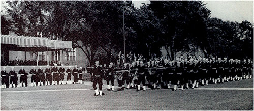 Company 61-313 Great Lakes NTC Recruits, Passing in Review.