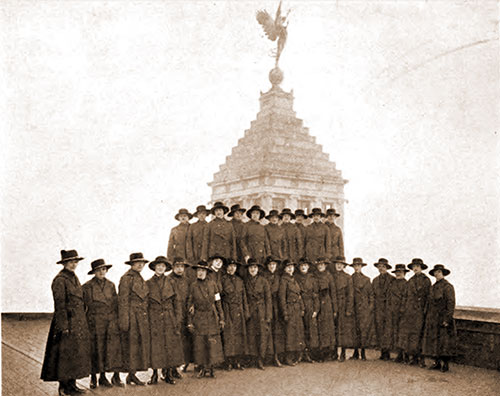 First Telephone Operating Unit to Go Overseas View Taken on the Roof of 195 Broadway.