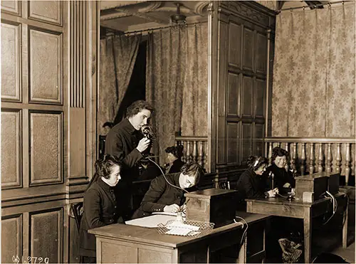 Telephone operators. Hotel Crillon, Paris, Seine, France.