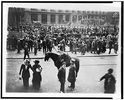 Crowd Gathers at White Star Line Office on 15 April 1912